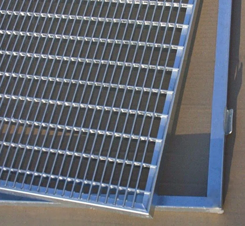 SPH Gitterrost verzinkt300x500mm mit ZARGE Maschenweite 30x10mm Gesamthöhe 23mm