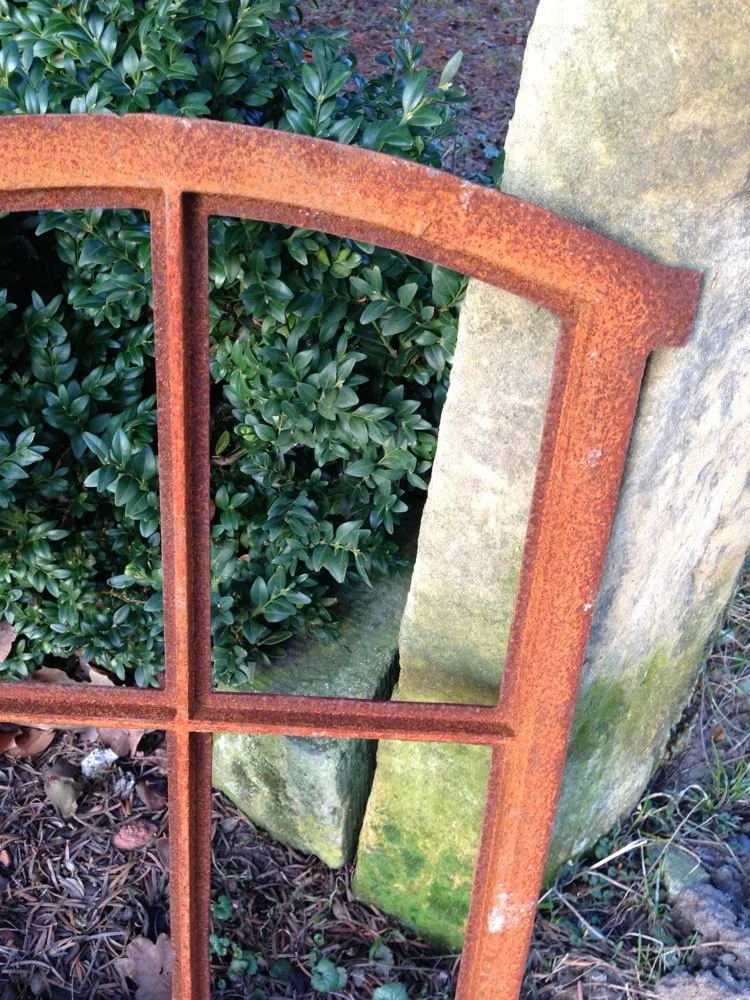 Antikas | altes Eisenfenster in antiken Stil | ca. 47,5 cm x 63 cm | Fensterrahmen aus unbehandelten Gusseisen | Fenster für Stall- und Gartenmauern
