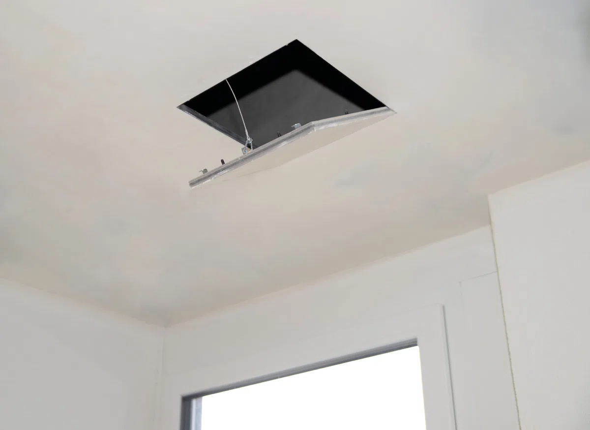 Heka Revisionsklappe 20 x 20 cm (200 x 200 mm) Alu/GK 25 mm aushängbar | Beide Hände frei zum Arbeiten – die ganze Öffnung steht dir offen