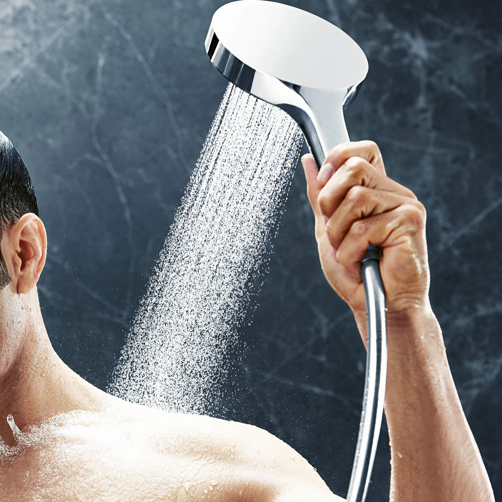 hansgrohe Rainfinity - Duschkopf, Handbrause mit 3 Strahlarten, runde Duschbrause (⌀ 130 mm), Brausekopf mit Antikalk-Funktion, Chrom