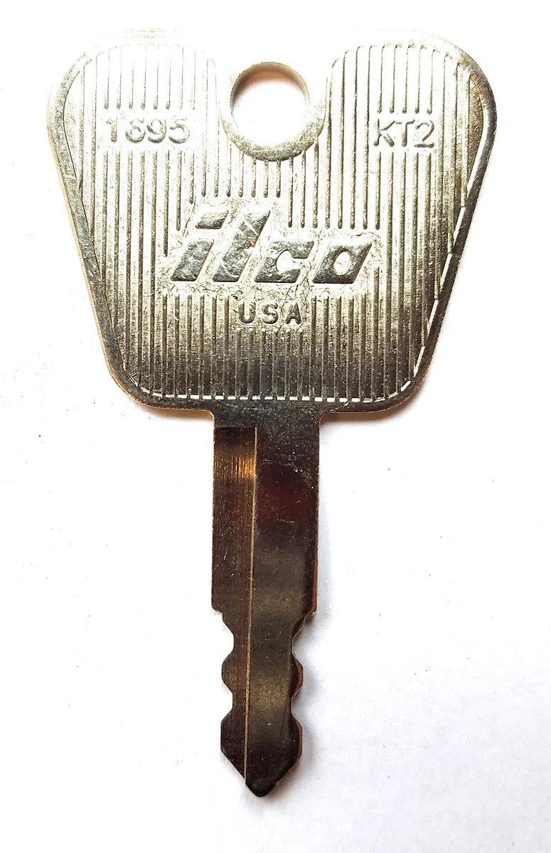 Ilco 10 Stück Kioti Traktor KT2 Schlüssel 1695