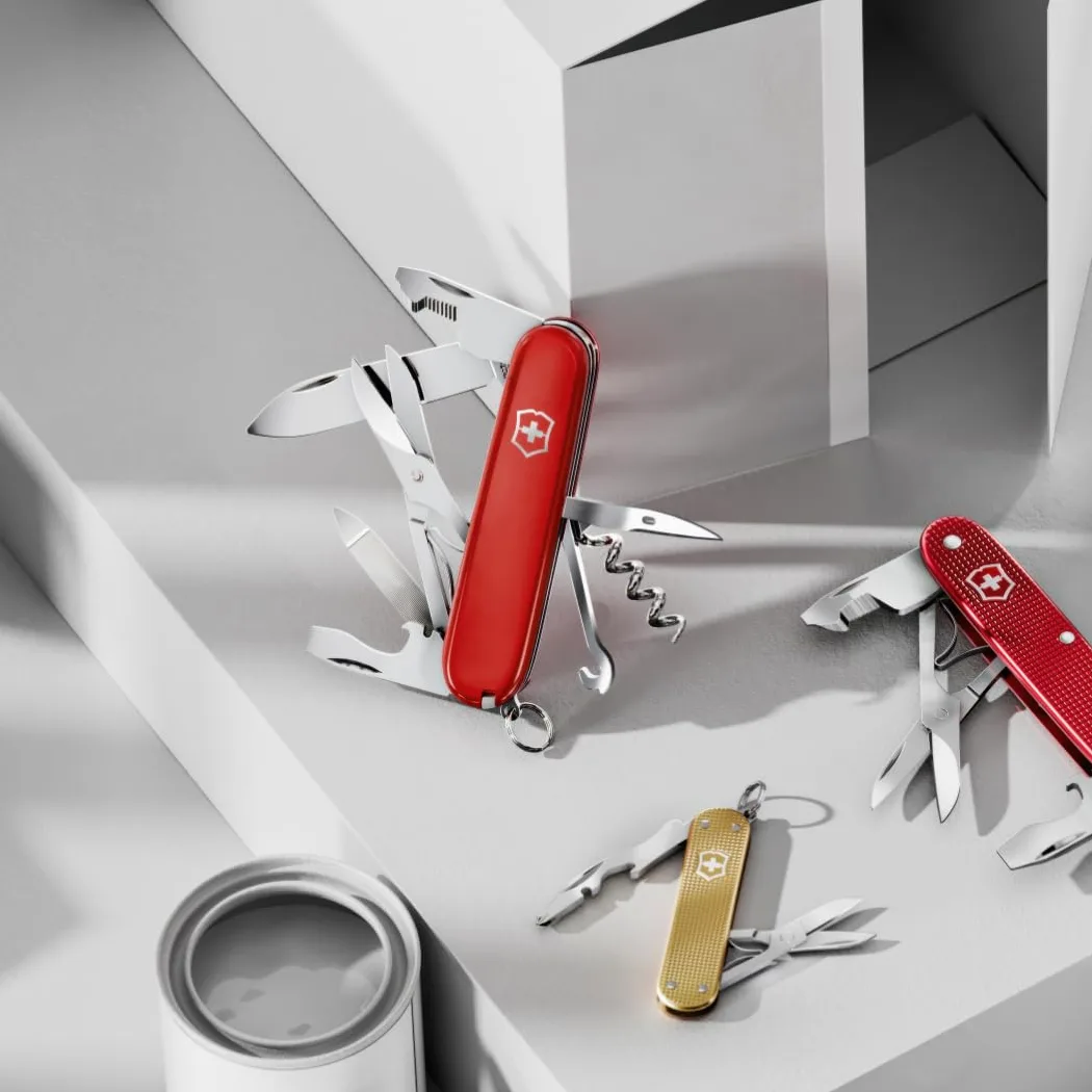 Victorinox Taschenmesser Companion, 16 Funktionen, Multitool, Taschenwerkzeug, Inkl. Schere, Schraubendreher, Kugelschreiber, Swiss Made, Rot | Schweizer Armeemesser | Mittleres Schweizer Taschenmesser | kleines Taschenmesser für Herren | Alltag