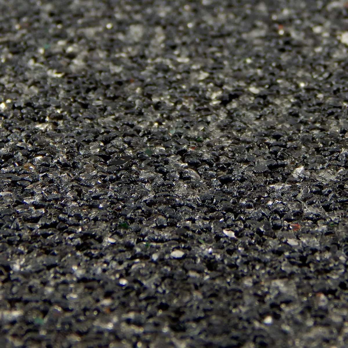 Terralith Buntsteinputz 14kg in anthazit, Sockelputz für Innen und Außen mit Reinacrylat Bindemittel aus Naturstein, 1-2mm Körnung (BSP81)
