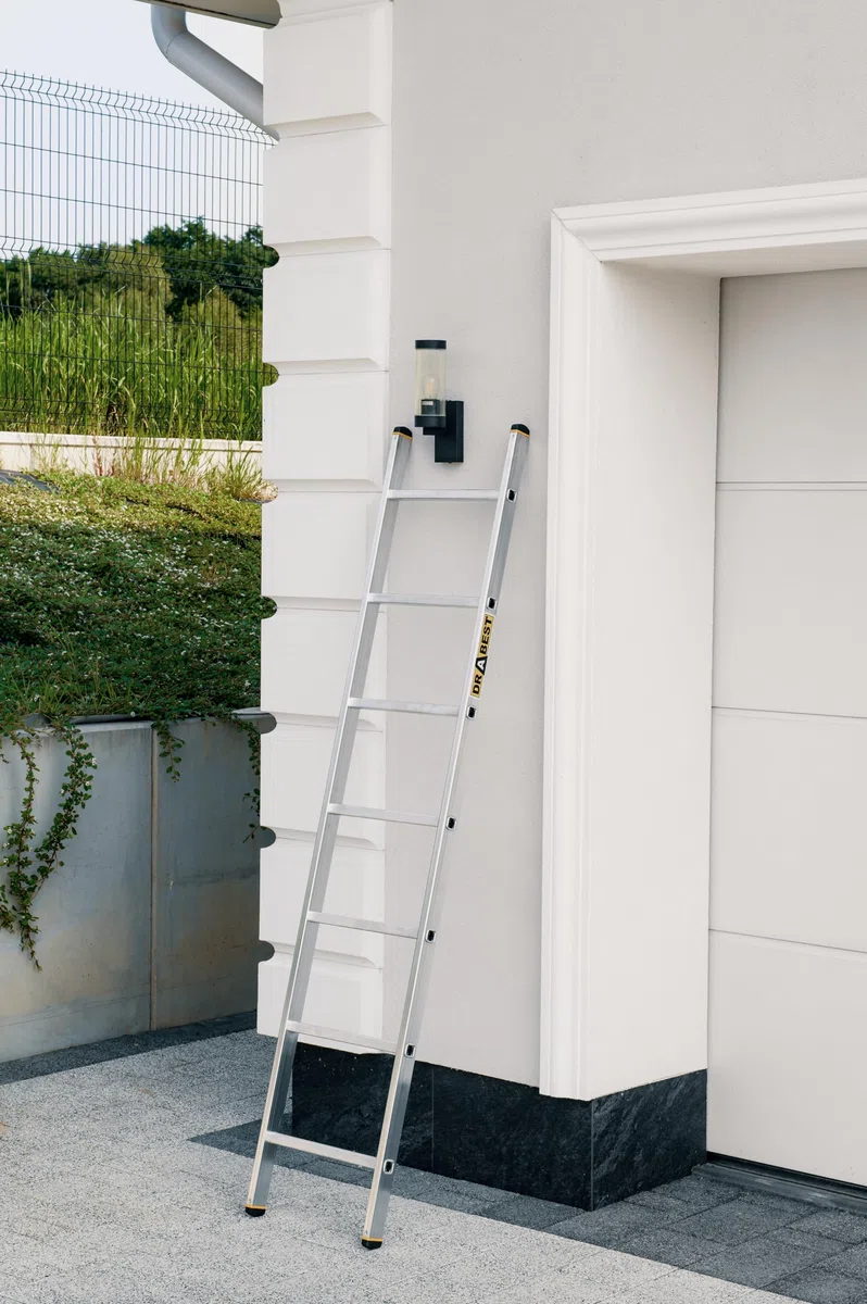 DRABEST PRO Serie Anlegeleiter Aluminium-Stufenleiter - 7 Stufen - mit Leiterhaken - Tragfähigkeit 150 kg - Anti-Rutsch-Füße, Leichtes Gewicht, korrosionsbeständig - EN131
